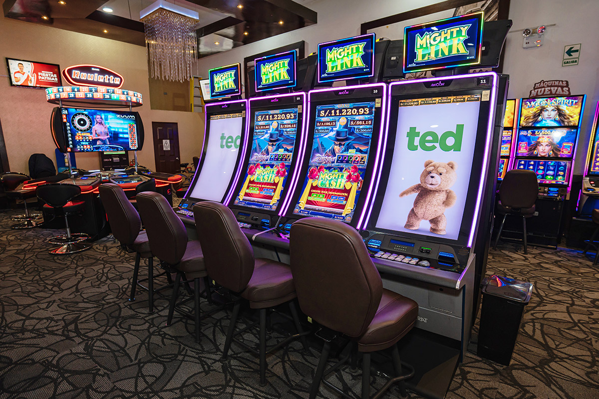 Sala de máquinas en Casino Barranco en Lima Perú
