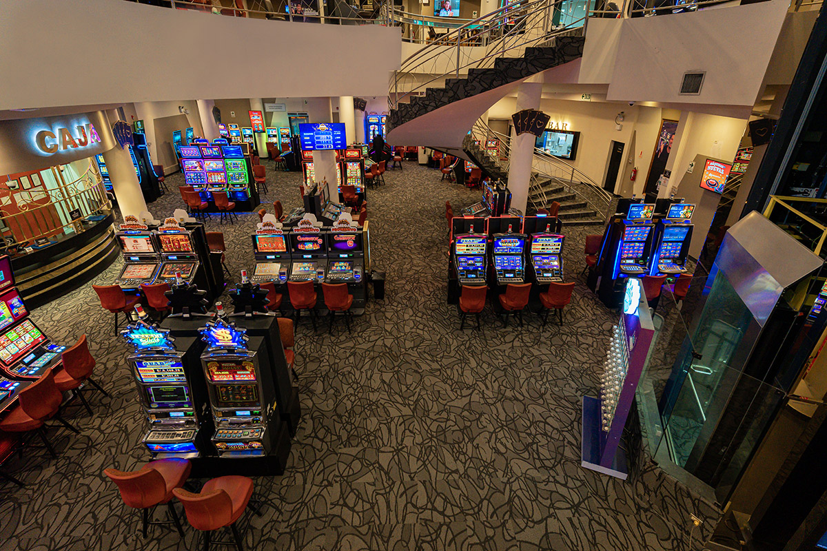 Sala de Máquinas en Casino Crazy en Lima Perú